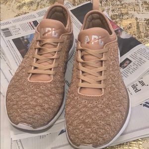 APL GOLD sparkle shoes